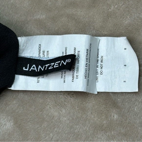 Jantzen Blousen Black One Piece Modest Swimsuit Adjustable Straps Size 8 - Picture 6 of 9